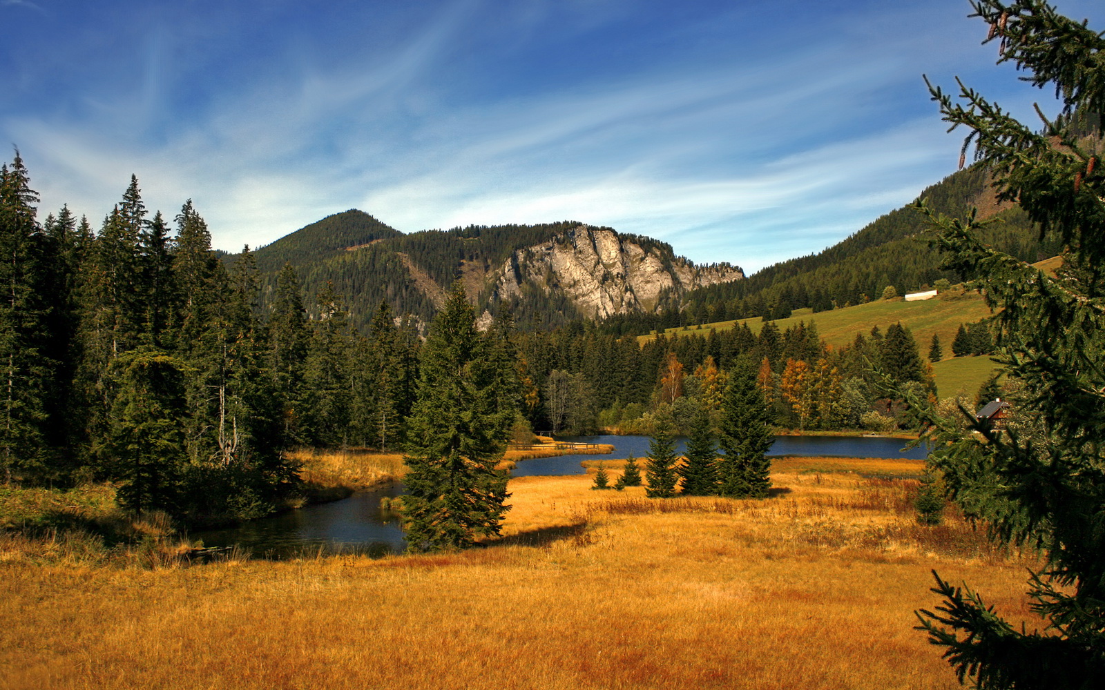 西班牙小组对手主帅盛赞其组织能力,西班牙小组排名