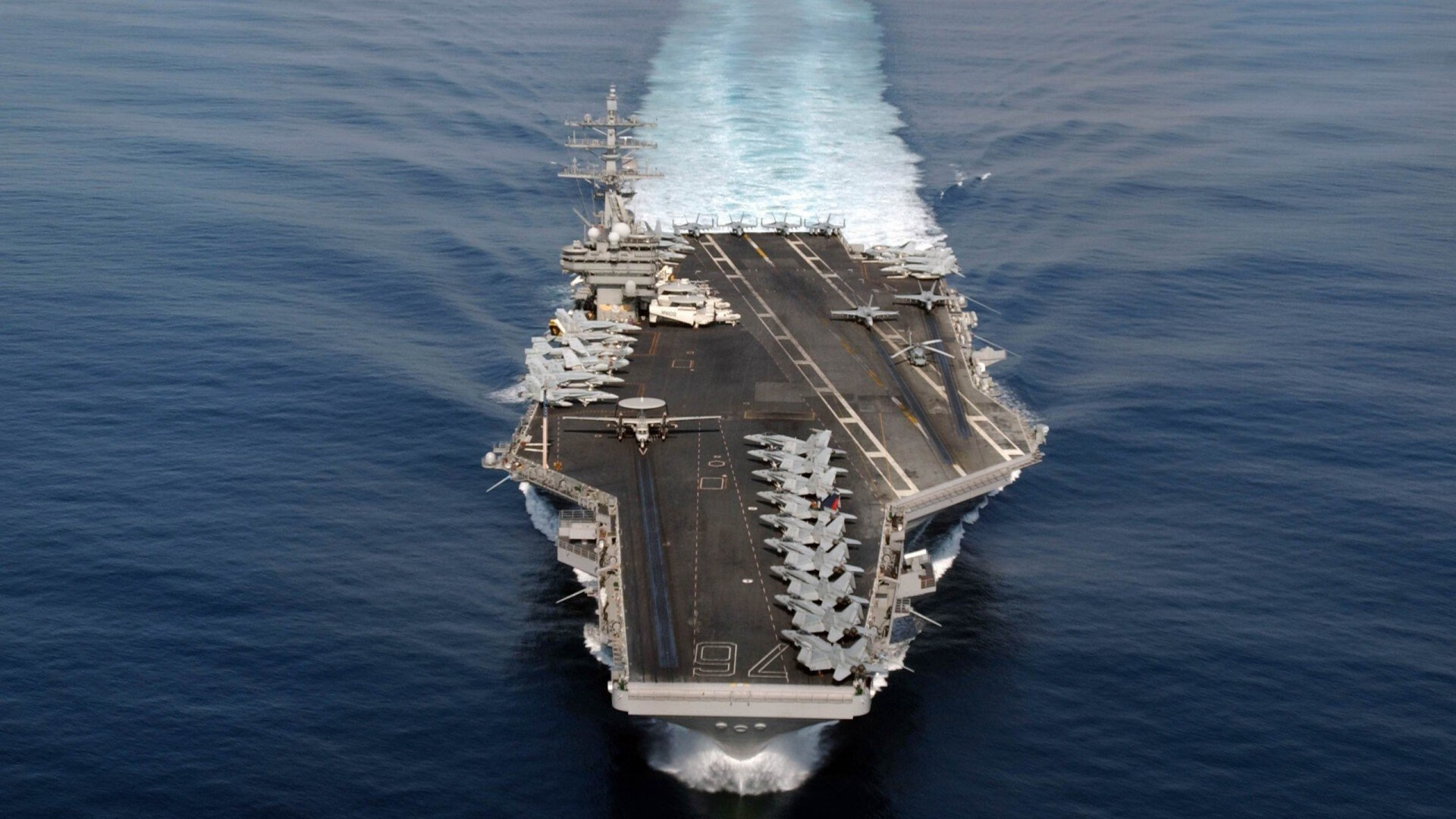 九游网游官网-林丹指导青少年训练亲自示范动作，林丹发力